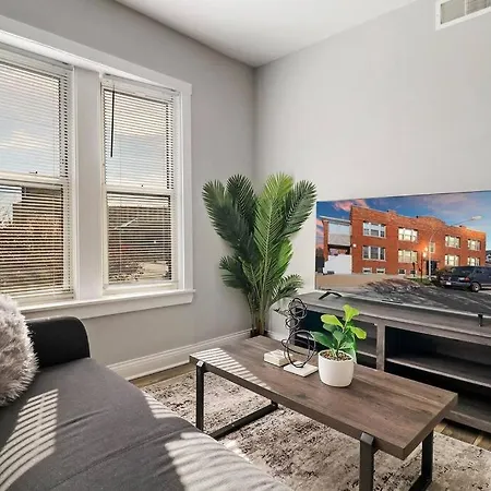 Irving Park 3Br Apartment With Full Kitchen - Belle Plaine 2W